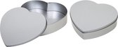 2x Zilver hartjes opbergblikken/bewaarblikken 18 cm - Cadeauverpakking zilveren voorraadblikken