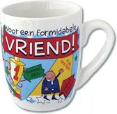 Verjaardag - Cartoon Mok - Voor een formidabele vriend - Gevuld met een luxe cocktailmix - In cadeauverpakking met gekleurd krullint