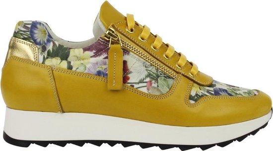 Kara flowerbomb sneaker