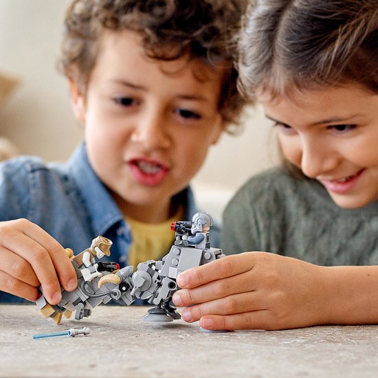 AT-AT™ vs. Tauntaun™ Microfighters