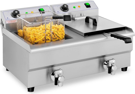 Dubbele roestvrijstalen friteuse met mand vol met friet, deksel en aftapkranen.