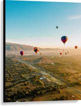 WallClassics - Canvas  - Luchtballonnen zwevend door de lucht - 75x100 cm Foto op Canvas Schilderij (Wanddecoratie op Canvas)