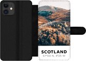 Bookcase Geschikt voor iPhone 12 Pro Max telefoonhoesje - Schotland - Herfst - Bergen - Met vakjes - Wallet case met magneetsluiting