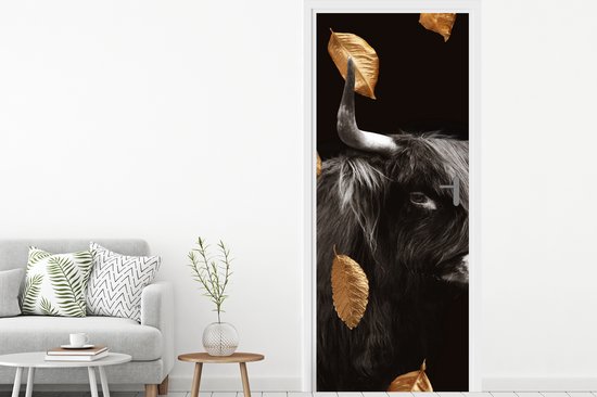 Deurposter 95x235 cm - Deursticker Schotse hooglander - Zwart - Wit - Goud - Meubelfolie zelfklevend - Deurfolie woonkamer - Interieurfolie fotobehang - Deur plakfolie - Deurstickers - Deurbehang sticker - Kamer decoratie