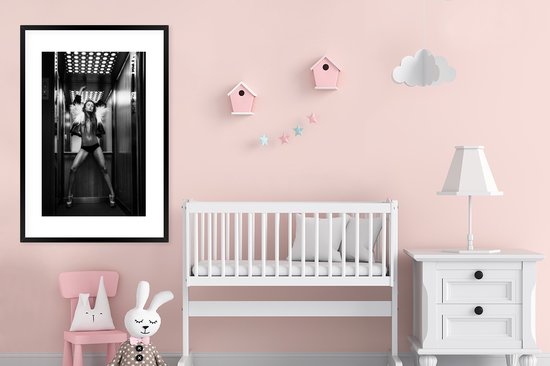 Affiche - Cadre photo - Femme - Danse - Ascenseur - Lingerie - Cadre affiche - Décoration murale - Posters noir et blanc - 80x120 cm
