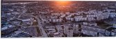 Dibond - Bovenaanzicht van Stad met Zonsondergang - 90x30 cm Foto op Aluminium (Wanddecoratie van metaal)