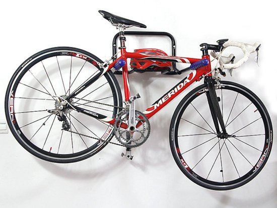 Fiets Ophangsysteem voor 2 Fietsen - Fietsenrek - Legplank voor Helm - Fietshaak - Muurbeugel fiets - Wandmontage van Merkloos — afbeelding 4