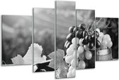 Glasschilderij Druiven, Keuken - Zwart, Grijs - 170x100cm 5Luik - Foto Op Glas - Geen Acrylglas Schilderij - 6000+ Glasschilderijen Collectie - Wanddecoratie