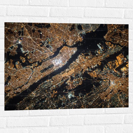 Muursticker - Sattelliet Foto van Verlichte Stad - 80x60 cm Foto op Muursticker