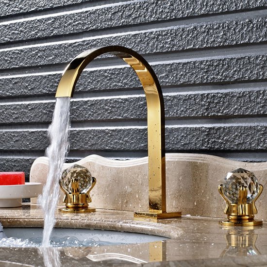 Foto: Luxe wastafel kraan goud badkamer kraan enkele handgreep wastafel mengkraan warm en koud water kraan messing water kraan keuken badkamer kraan inclusief luxe draaiknop