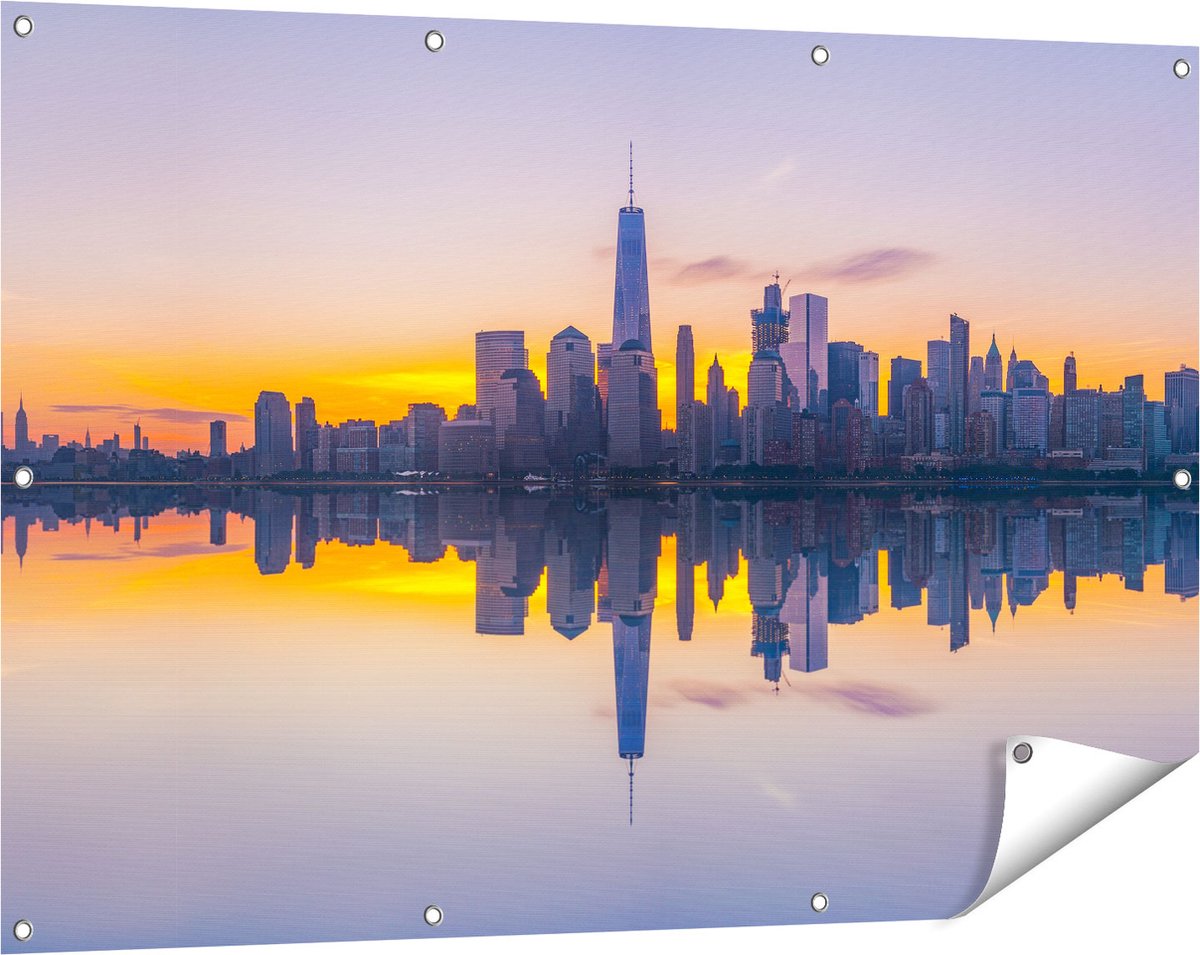 Gards Tuinposter New York Skyline bij Zonsopgang - 120x80 cm - Tuindoek - Tuindecoratie - Wanddecoratie buiten - Tuinschilderij Multikleur