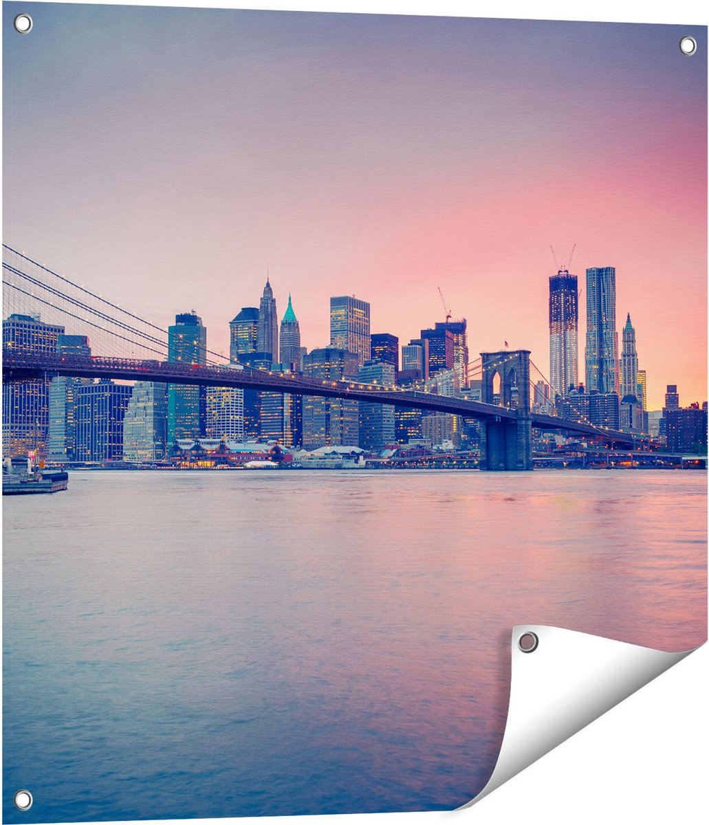 Gards Tuinposter New York Brooklyn Brug bij Zonsondergang - 70x70 cm - Tuindoek - Tuindecoratie - Wanddecoratie buiten - Tuinschilderij Multikleur