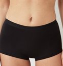 Zwarte shorts met elastische band aan de bovenkant.