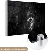 MuchoWow® Glasschilderij 150x100 cm - Schilderij acrylglas - Boeddha standbeeld Thailand - zwart wit - Foto op glas - Schilderijen