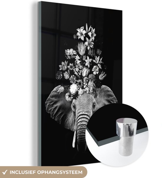 MuchoWow® Glasschilderij 40x60 cm - Schilderij acrylglas - Olifant met bloemen tegen zwarte achtergrond - zwart wit - Foto op glas - Schilderijen