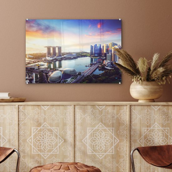 ® Glasschilderij 60x40 cm - Schilderij acrylglas - Skyline van Singapore met hoge torens bij zonsondergang - Foto op glas - Muurdecoratie woonkamer - Wanddecoratie slaapkamer - Schilderijen