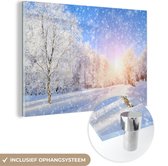 MuchoWow® Glasschilderij 150x100 cm - Schilderij acrylglas - Sneeuw - Zon - Winter - Foto op glas - Schilderijen