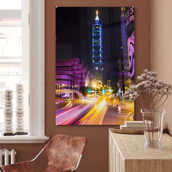 MuchoWow® Glasschilderij 80x120 cm - Schilderij acrylglas - De verlichte Taipei 101 in Taiwan bij avond - Foto op glas - Schilderijen