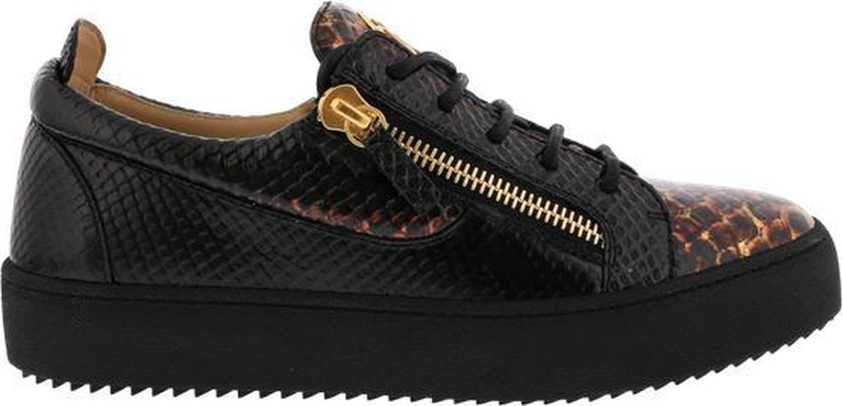 Giuseppe Zanotti kriss velvet heren sneakers zwart/wit vind je in  Sneakerstad