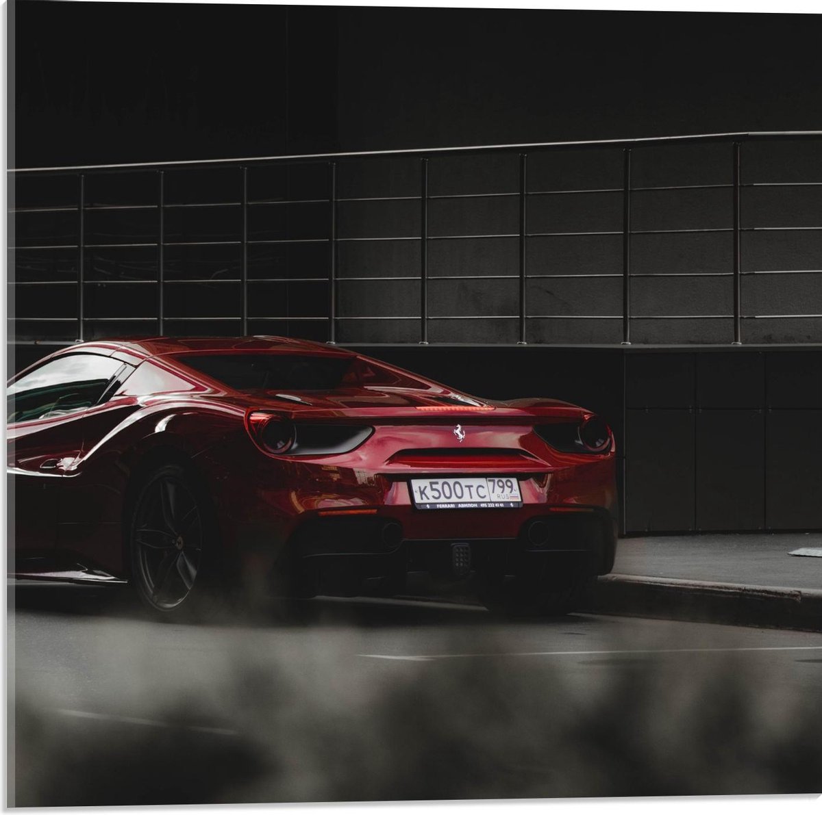 Plexiglas - Rode Raceauto - 50x50cm Foto op Plexiglas (Wanddecoratie op Plexiglas)