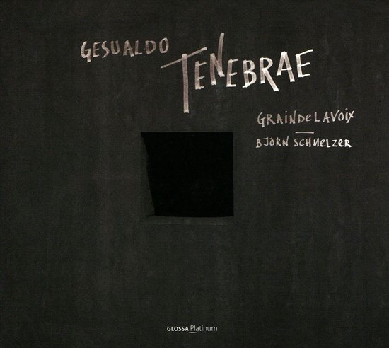 CD-hoes met de tekst 'Gesualdo Tenebrae' in wit schrift op een donkergrijze achtergrond met een vierkant gat in het midden.