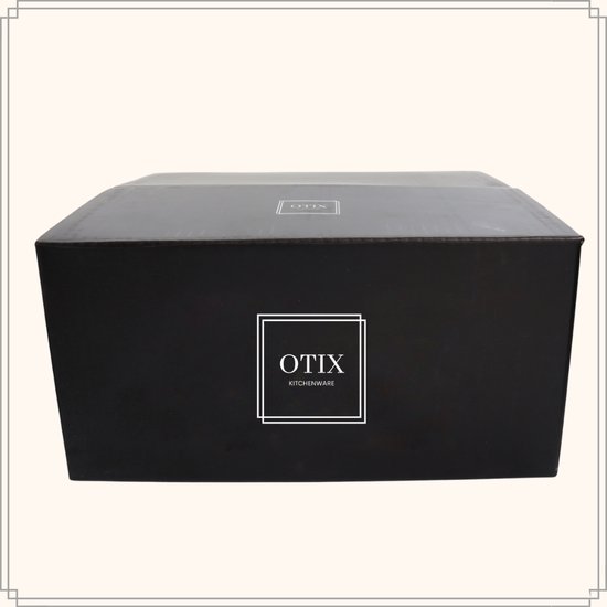 Zwarte geschenkdoos met het logo OTIX KITCHENWARE.
