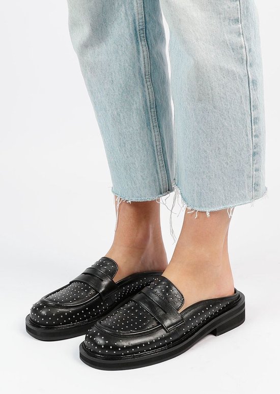 Sacha Dames Zwarte leren slip ons met studs Maat 36 bol