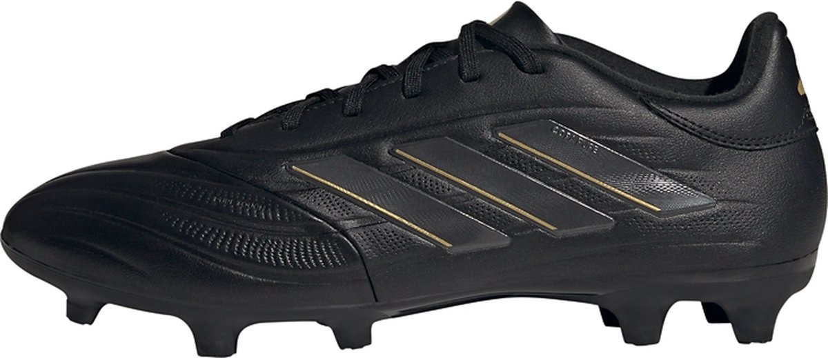 Zwarte adidas Copa Pure 2 League voetbalschoenen voor unisex, met vintage details en stevige noppen voor grip. Maat 40 2/3.
