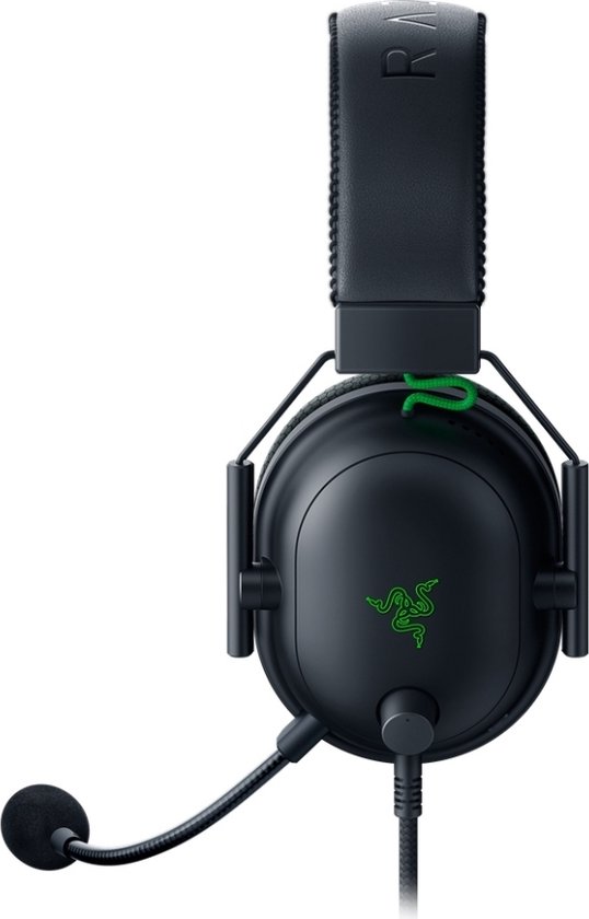 Zwarte Razer gaming headset met microfoon, op een witte achtergrond.