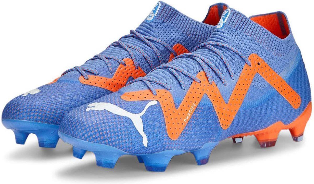 Puma Future Ultimate FG/AG voetbalschoenen in blauw met oranje details, mid-cut constructie, maat EU 47.