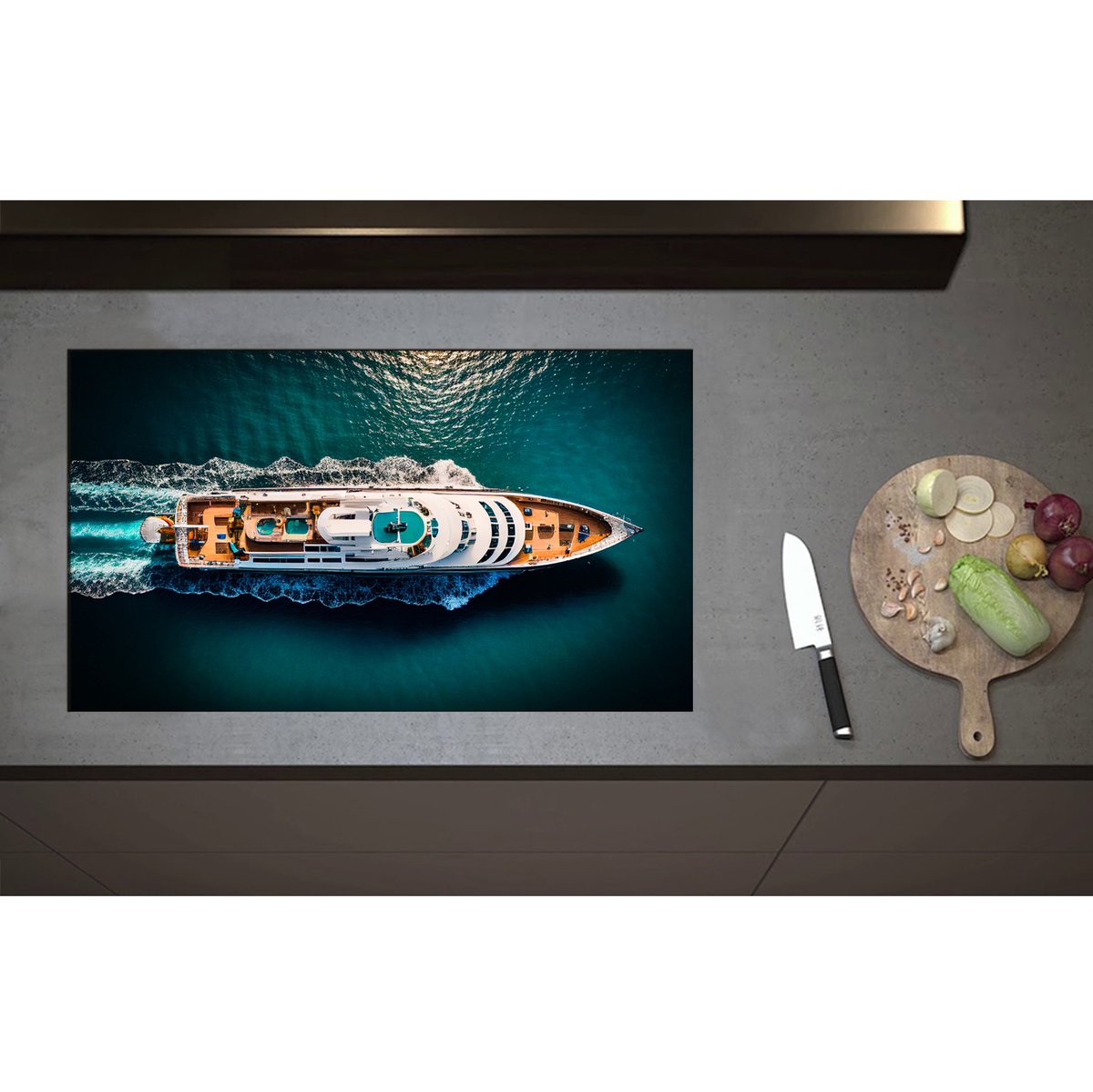 Inductieplaat Beschermer - Bovenaanzicht van Varend Cruiseschip - 85x50 cm - 2 mm Dik - Inductie Beschermer - Bescherming Inductiekookplaat - Kookplaat Beschermer van Zwart Vinyl