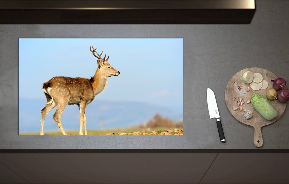 Inductieplaat Beschermer - Bruin Hert in de Herfst - 85x51 cm - 2 mm Dik - Inductie Beschermer - Bescherming Inductiekookplaat - Kookplaat Beschermer van Wit Vinyl