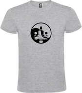 Grijs  T shirt met  print van  "mooie Boeddha in Yin Yang cirkel in meditatiehouding / Zen" print Zwart size XXL