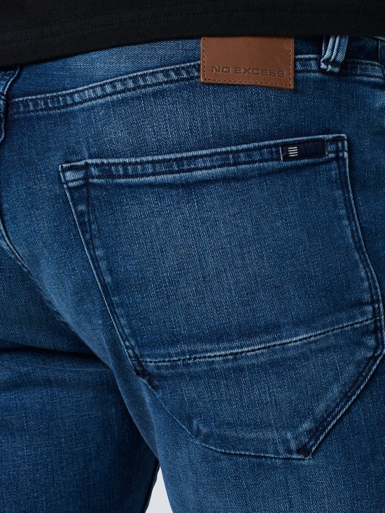 Tapered fit jeans