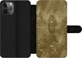 Bookcase Geschikt voor iPhone 11 Pro telefoonhoesje - Goud - Glitter - Structuur - Met vakjes - Wallet case met magneetsluiting