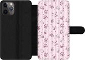 Bookcase Geschikt voor iPhone 11 Pro telefoonhoesje - Hond - Roze - Patronen - Paars - Meisjes - Kinderen - Kids - Met vakjes - Wallet case met magneetsluiting