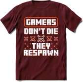 Gamers don't die pixel T-shirt | Oranje | Gaming kleding | Grappig game verjaardag cadeau shirt Heren – Dames – Unisex | - Burgundy - L