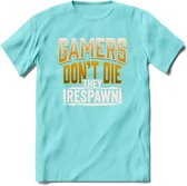 Gamers don't die T-shirt | Geel | Gaming kleding | Grappig game verjaardag cadeau shirt Heren – Dames – Unisex | - Licht Blauw - XXL