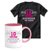 10 Jaar Legend T-shirt met mok giftset Roze | Verjaardag cadeau pakket set | Grappig feest shirt Heren – Dames – Unisex kleding | Koffie en thee mok | Maat M