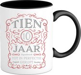 10 Jaar Legendarische Gebrouwen Mok met tekst | Rood - Zilver | Grappig Verjaardag Beker Cadeau | Bedrukte Mokken | Zwart | 330 ML