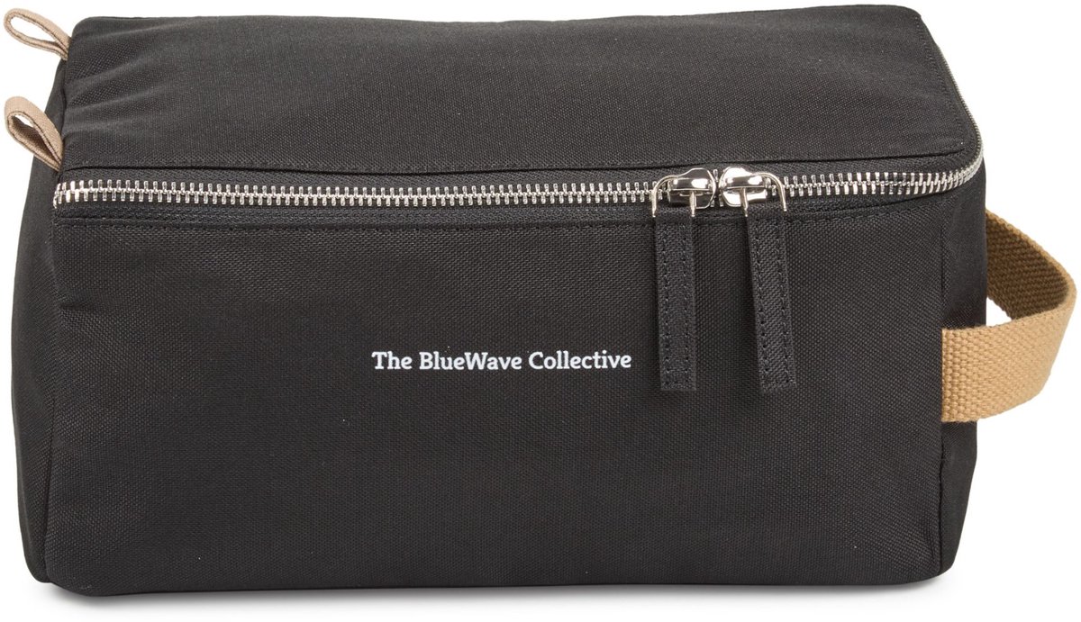Toilettas voor heren & dames – waterdicht make-up tasje – gemaakt van gerecycled materiaal – Sand Midnight – The BlueWave Collective