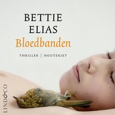 Boekcover met een gesloten oog van een vrouw en een kleine dode vogel op haar borst. Titel: Bettie Elias Bloedbanden.
