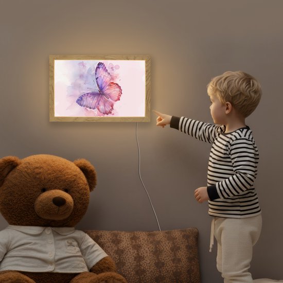 Nachtlampje 30x20 cm - Kinder lampje - Vlinder - Paars - Pastel kleuren - Verf - Tafellamp kinderkamer - Slaapkamer lamp - Bedlamp kinderen - Kinderlampje stopcontact - Wandlamp babykamer - Nachtlampjes van Vasilias — afbeelding 5