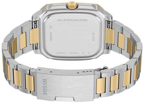 Zilverkleurig herenhorloge met gouden details en blauwe wijzerplaat. Gesigneerde sluiting met FOSSIL.
