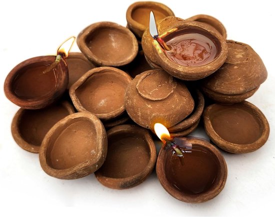 Set van 6 Traditionele Handgemaakte Klei Olielampjes voor Diwali Pooja — afbeelding 4