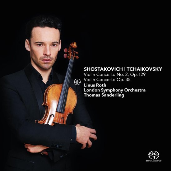 Een man met donker haar, gekleed in een zwart kostuum, houdt een viool vast. Titel: Shostakovich | Tchaikovsky.