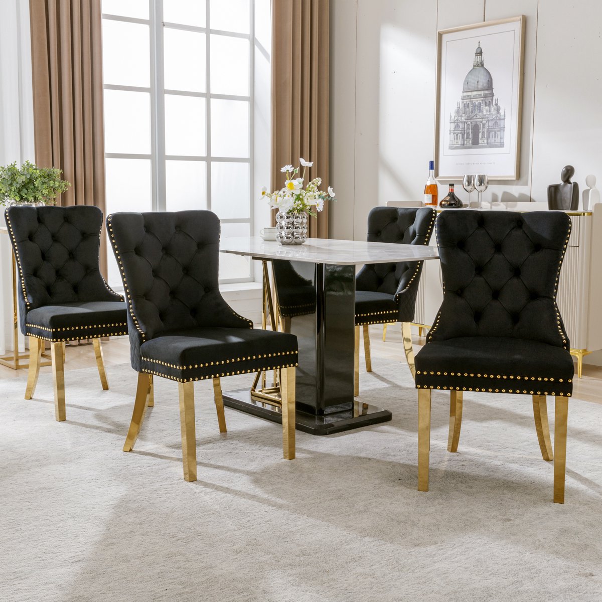 Clruro Eetkamerstoel - Set van 4 - Gecapitonneerd met Trekring - Luxe Gouden Poten - Fluweel - Zwart en Goud