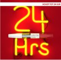 Maybelline Super Stay 24 Color lippenstift in neonlicht '24 Hrs'.