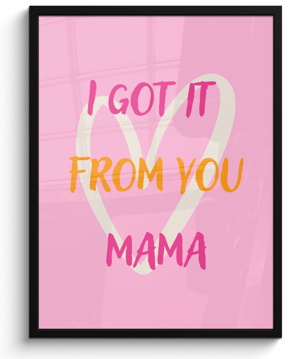 FrameYourWall Poster in lijst - Fotolijst 50x70 cm - Posters - Mama - Quote - Hart - Roze - Posterlijst zwart - Decoratie - Wanddecoratie woonkamer - Muurdecoratie slaapkamer Moeder - Tekst - Hart