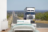 Behang - Fotobehang Vrachtwagens op een zonnige dag - Breedte 390 cm x hoogte 260 cm